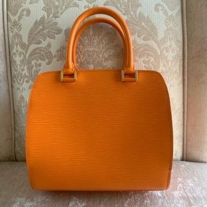 Louis Vuitton Pont Neuf Handbag 341946